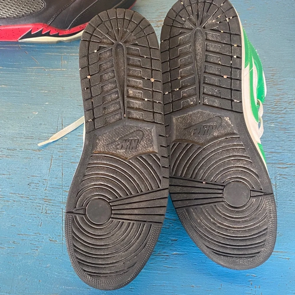 Jordan Green and White Athletic Shoes Air Jordan 1 Mid Nike - Picture 6 of 6